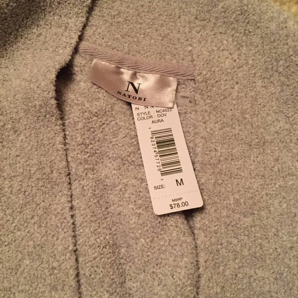 Natori Aura Sweater Robe Soft Dove Gray NWT Size Medium - Picture 7 of 10